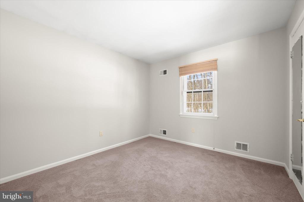 3300 ROSCOMMON DRIVE