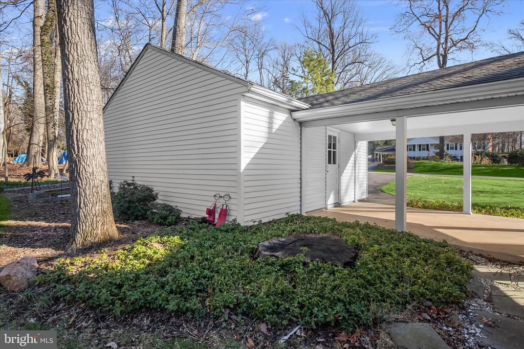 3300 ROSCOMMON DRIVE