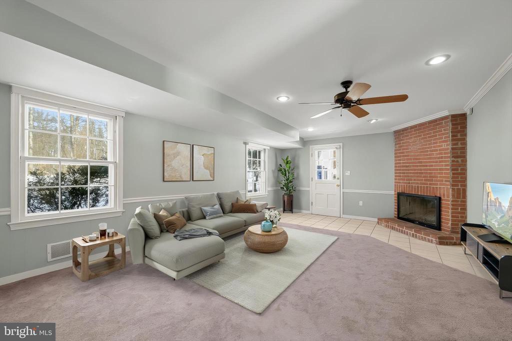 3300 ROSCOMMON DRIVE