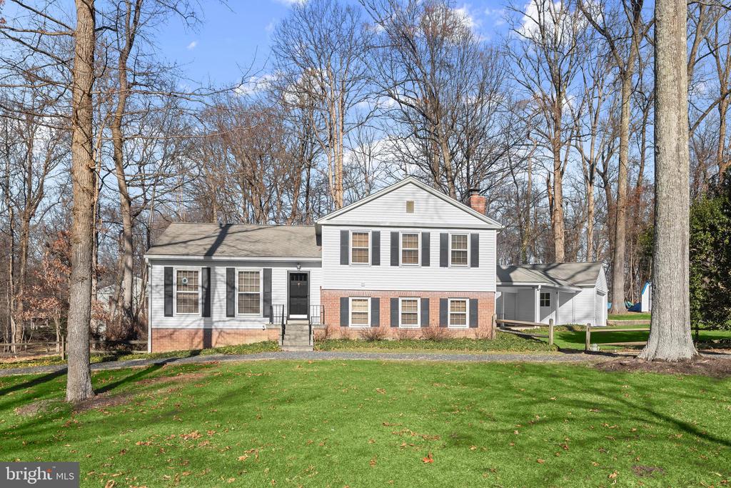 3300 ROSCOMMON DRIVE