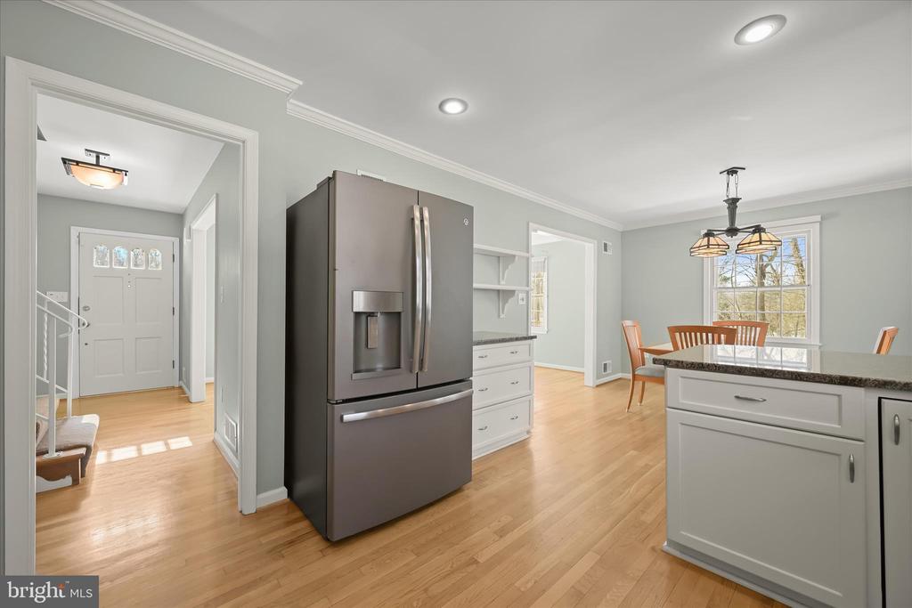 3300 ROSCOMMON DRIVE