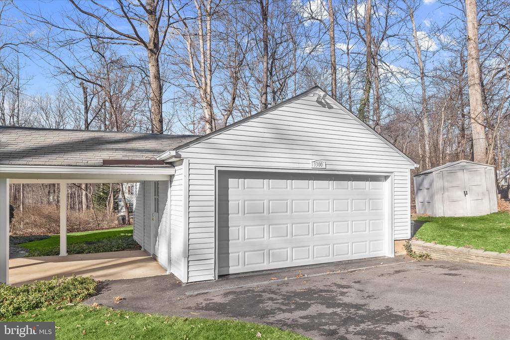 3300 ROSCOMMON DRIVE
