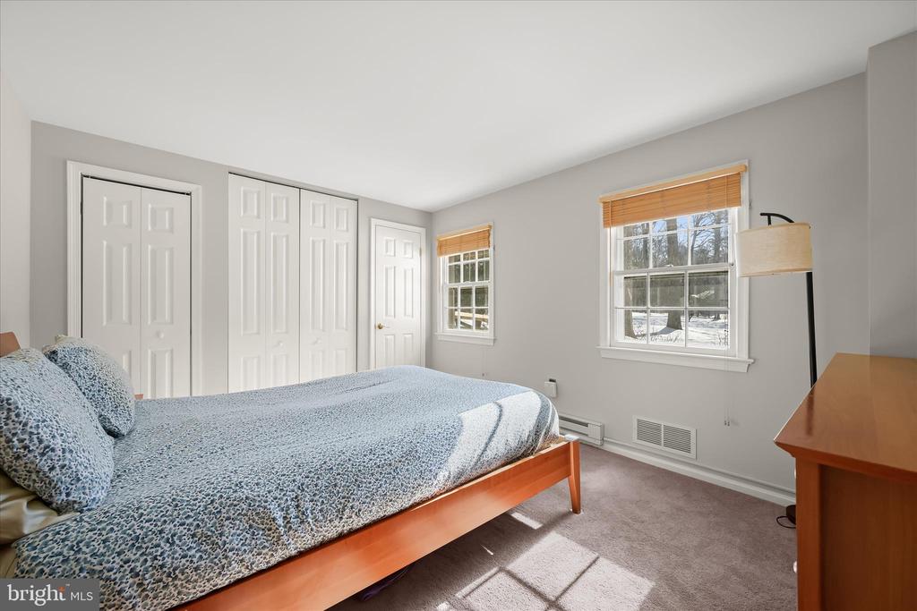 3300 ROSCOMMON DRIVE