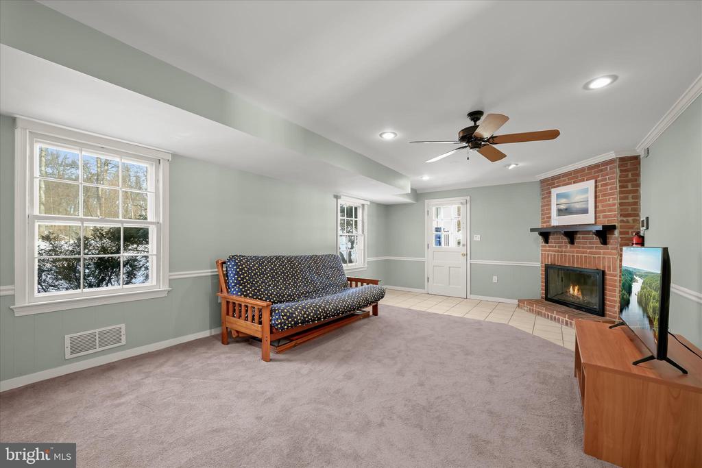 3300 ROSCOMMON DRIVE