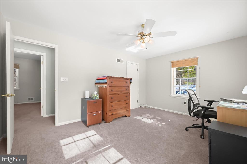 3300 ROSCOMMON DRIVE