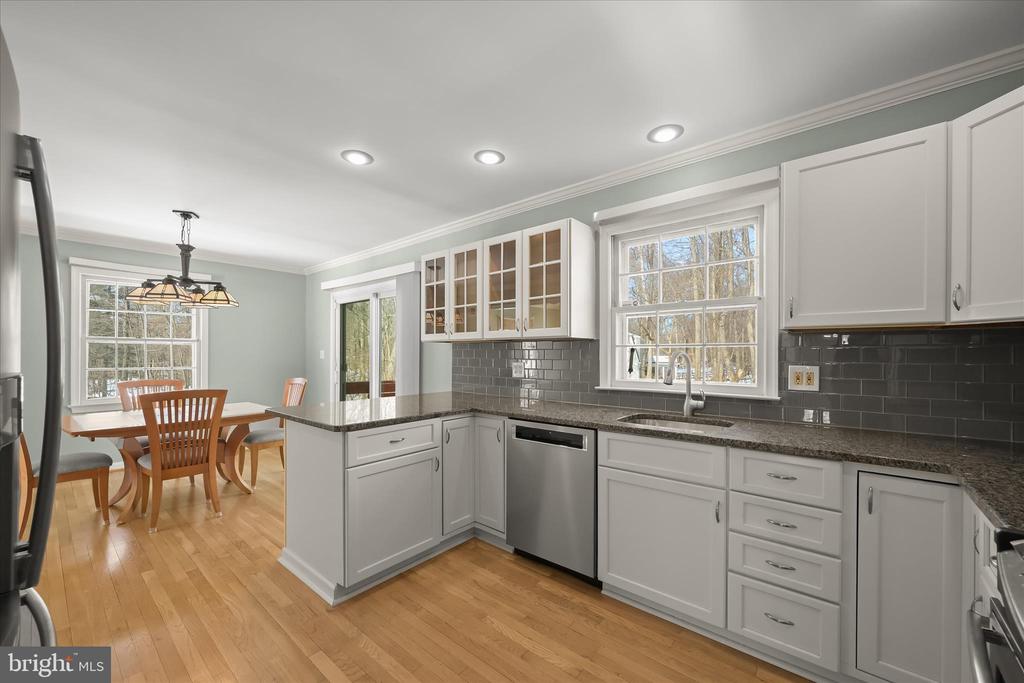 3300 ROSCOMMON DRIVE