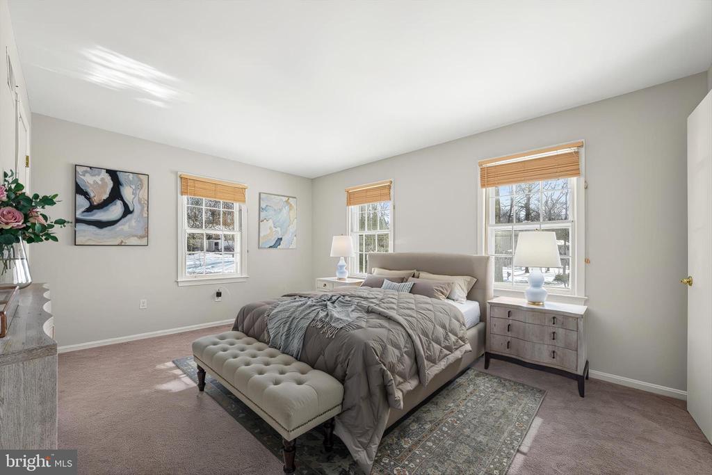 3300 ROSCOMMON DRIVE