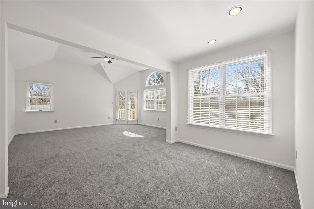 4034 WHITE STAR WAY