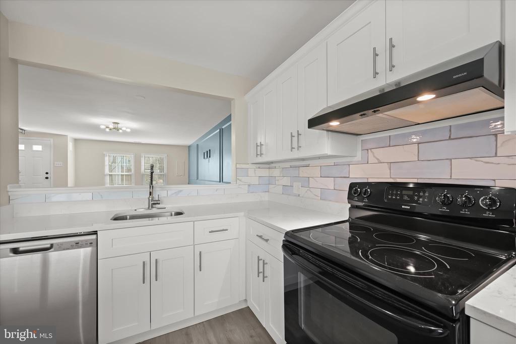 4850 DORSEY HALL DRIVE Unit: 8