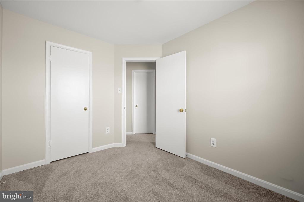 4850 DORSEY HALL DRIVE Unit: 8