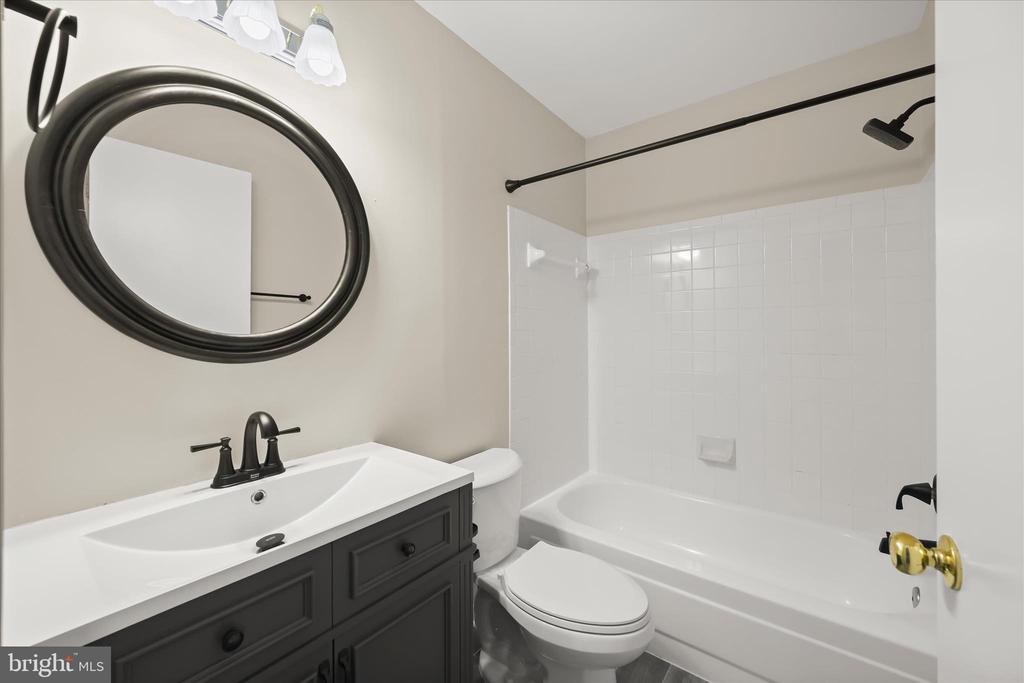 4850 DORSEY HALL DRIVE Unit: 8