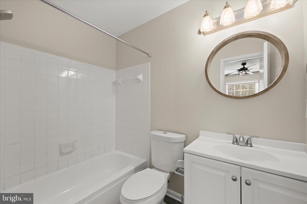 4850 DORSEY HALL DRIVE Unit: 8