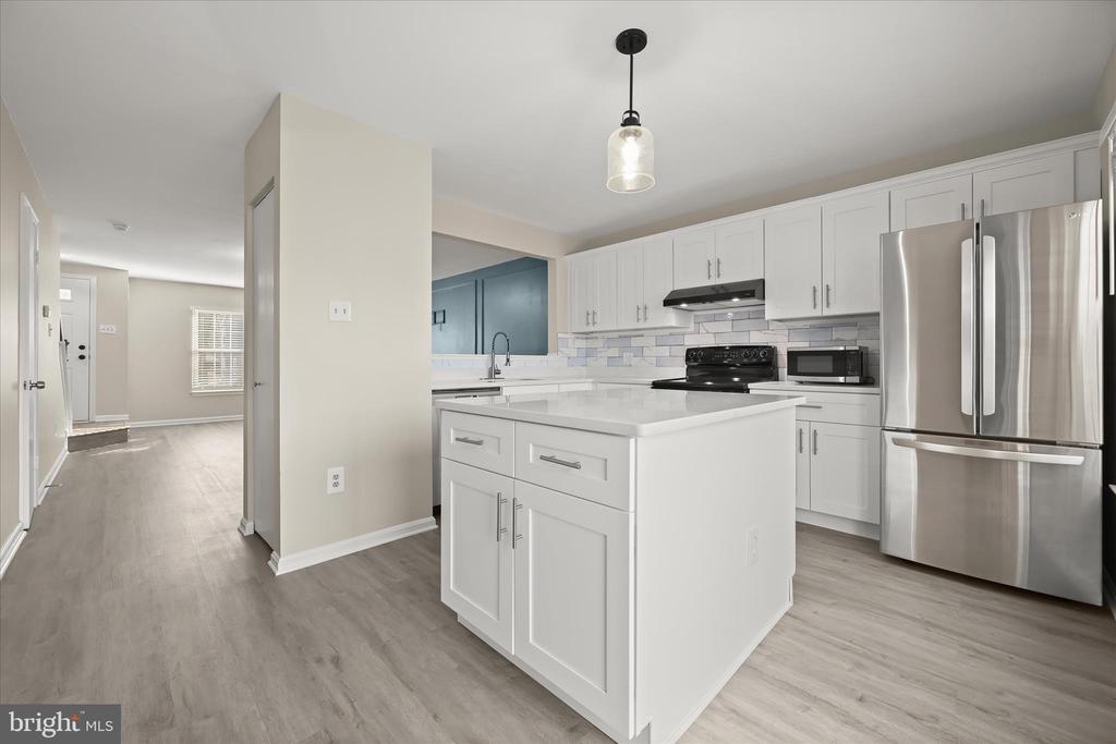 4850 DORSEY HALL DRIVE Unit: 8