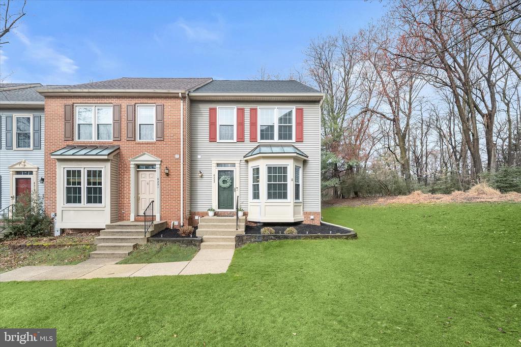 6223 STRATFORD COURT
