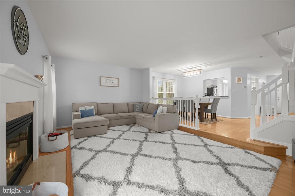 6223 STRATFORD COURT
