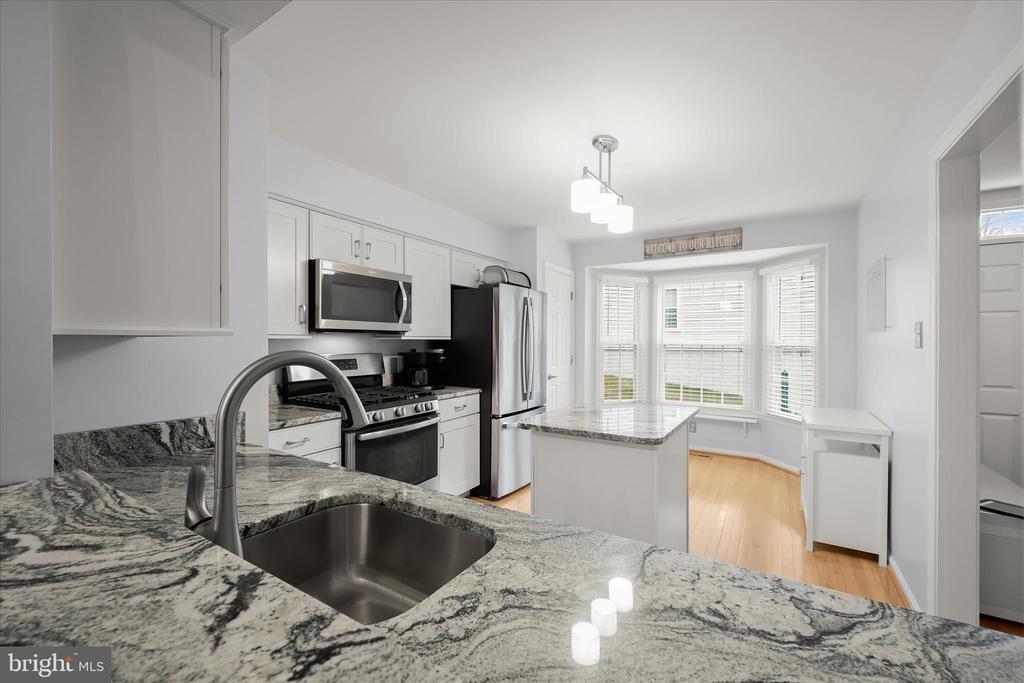 6223 STRATFORD COURT
