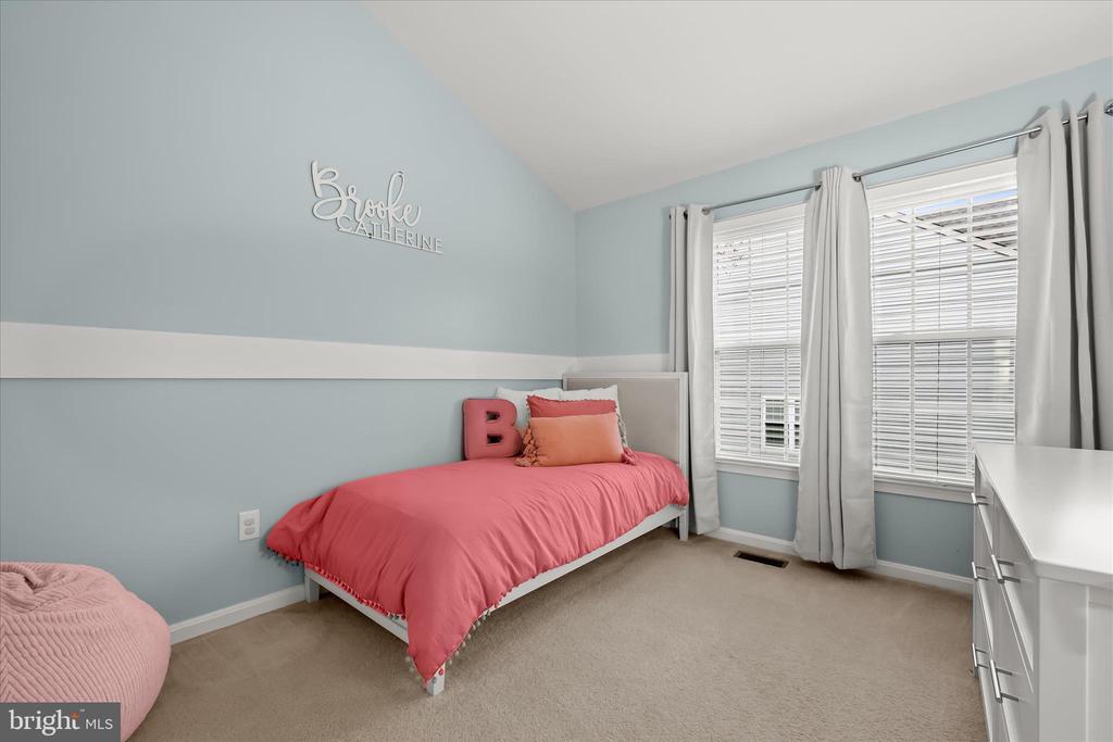 6223 STRATFORD COURT