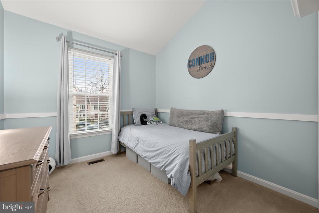 6223 STRATFORD COURT