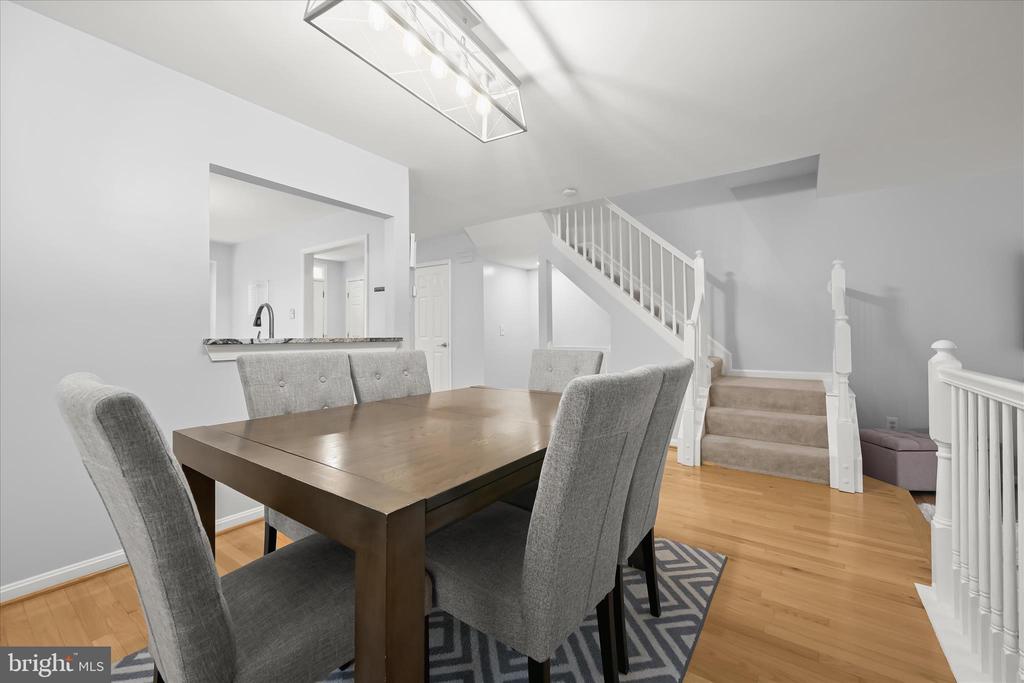 6223 STRATFORD COURT