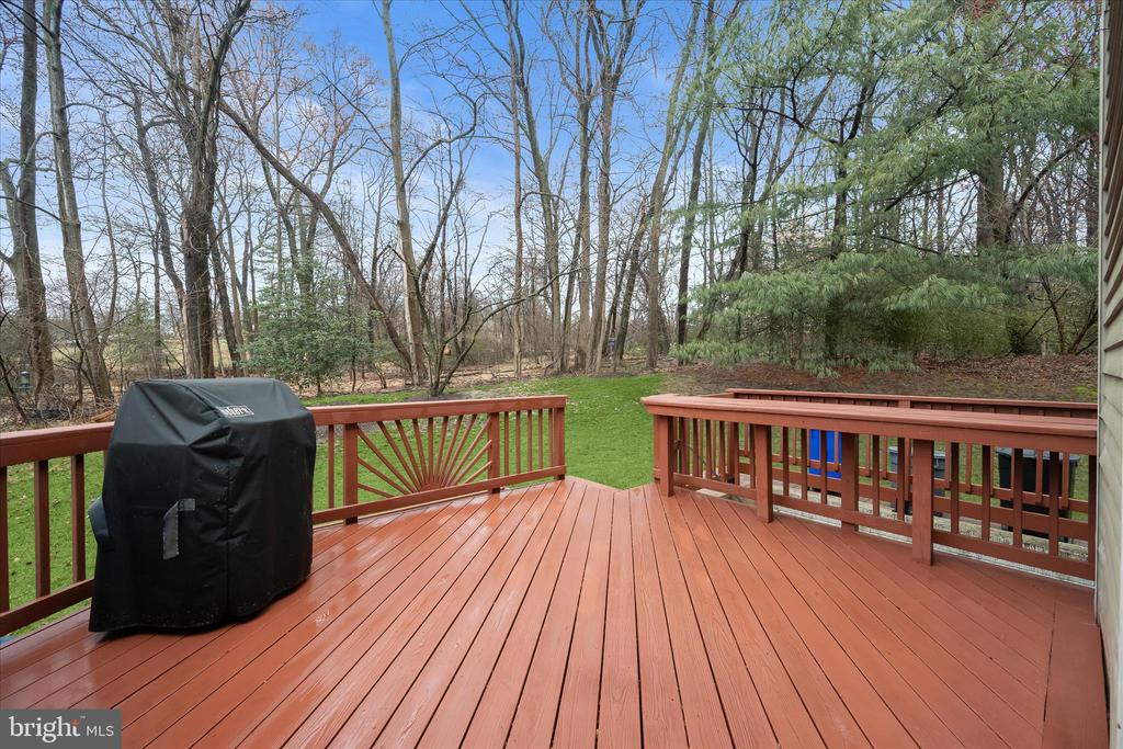 6223 STRATFORD COURT