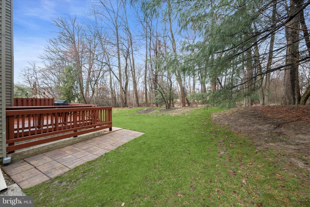 6223 STRATFORD COURT