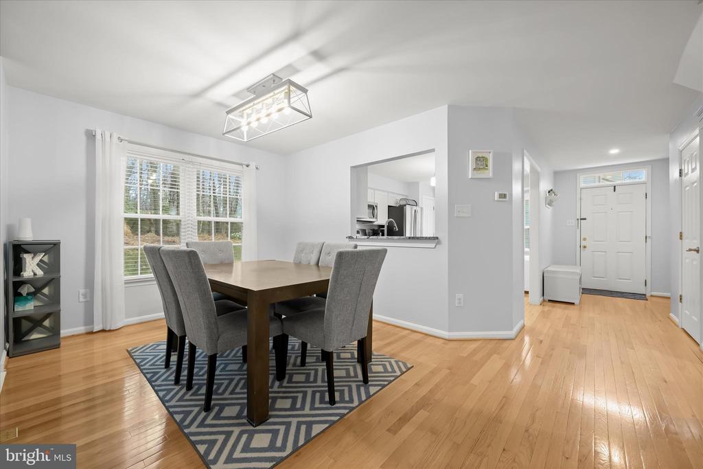 6223 STRATFORD COURT