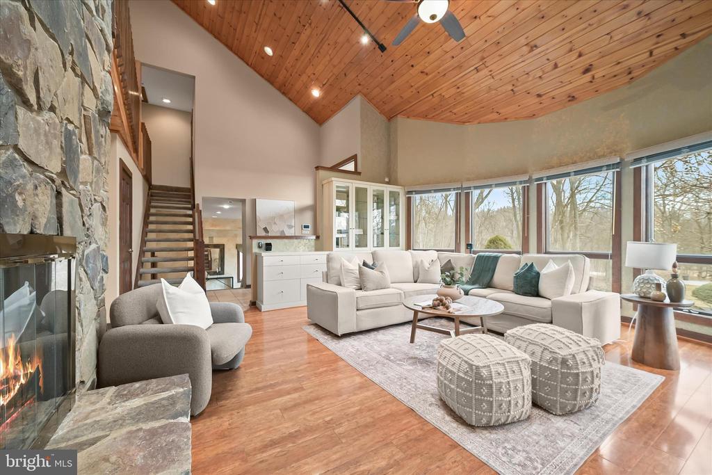 13304 RIDGEWOOD DRIVE