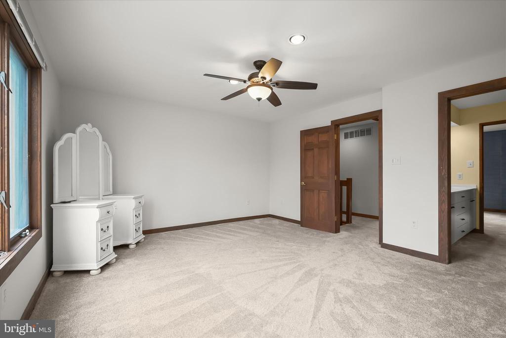 13304 RIDGEWOOD DRIVE
