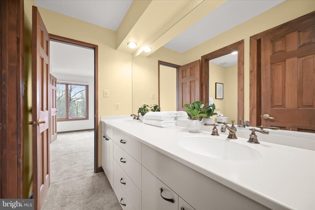 13304 RIDGEWOOD DRIVE