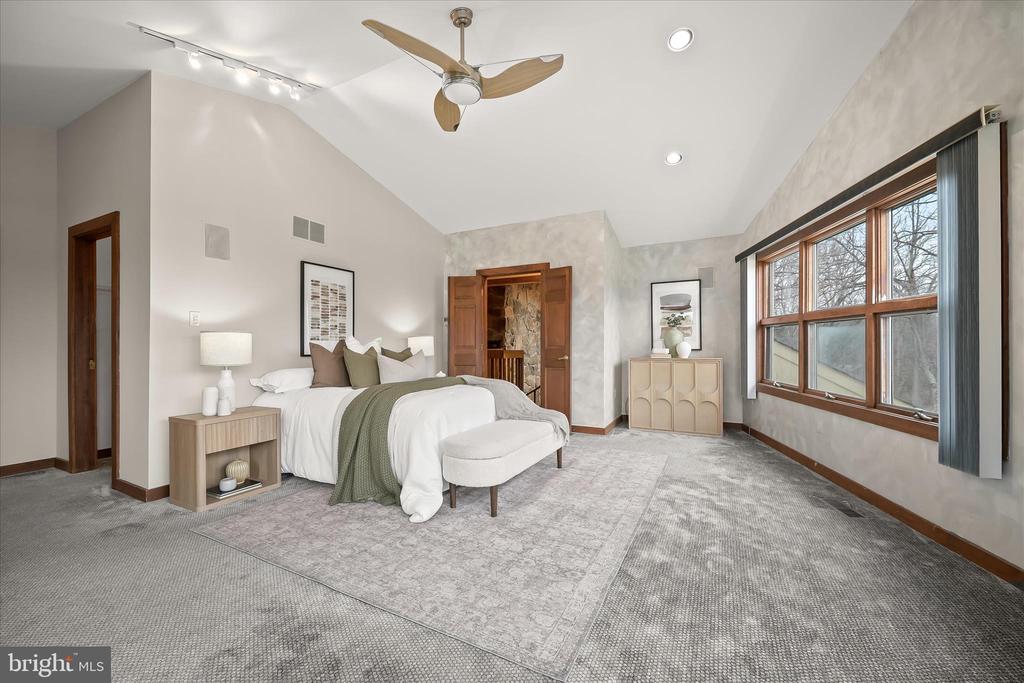 13304 RIDGEWOOD DRIVE