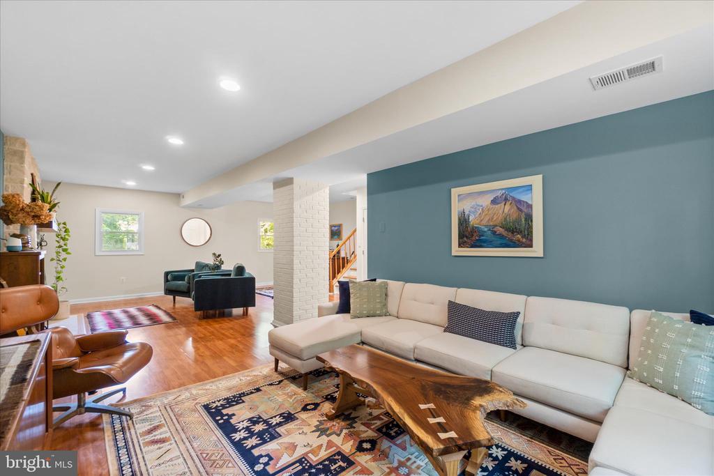 1625 OLD ANNAPOLIS RD