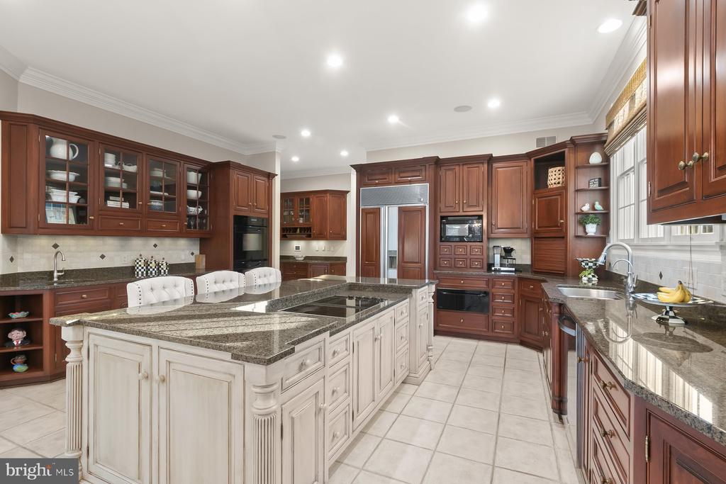 2890 HUNT VALLEY DRIVE