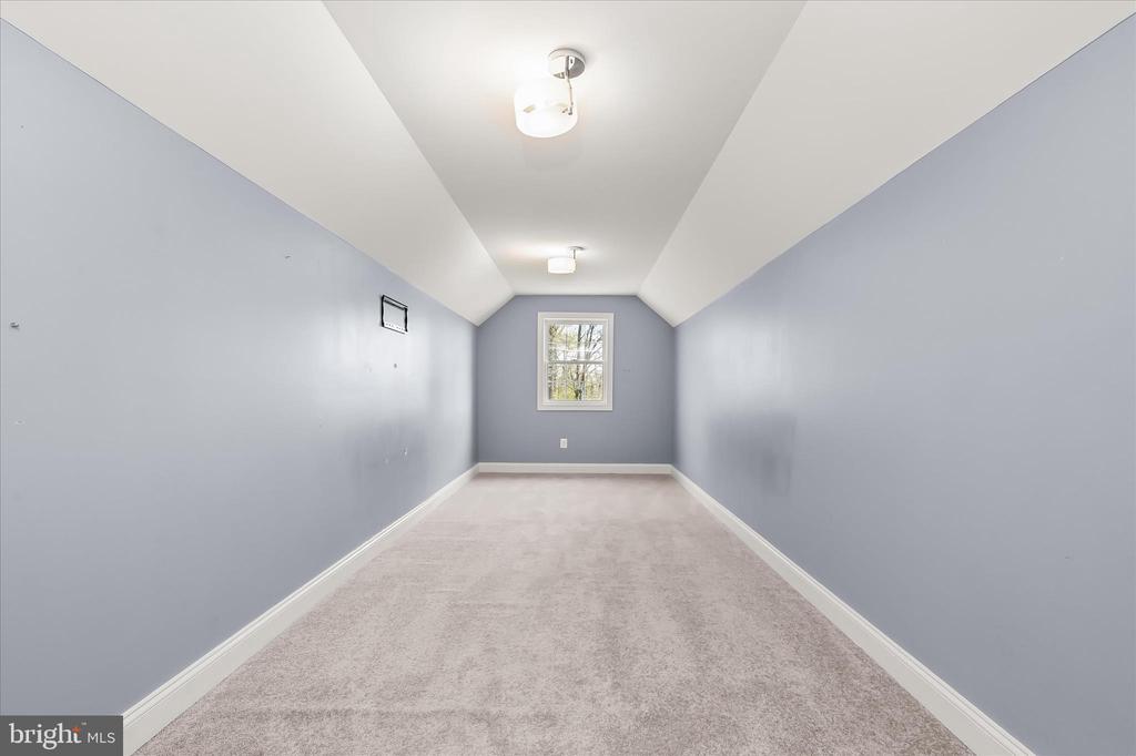 960 Hoods Mill Rd