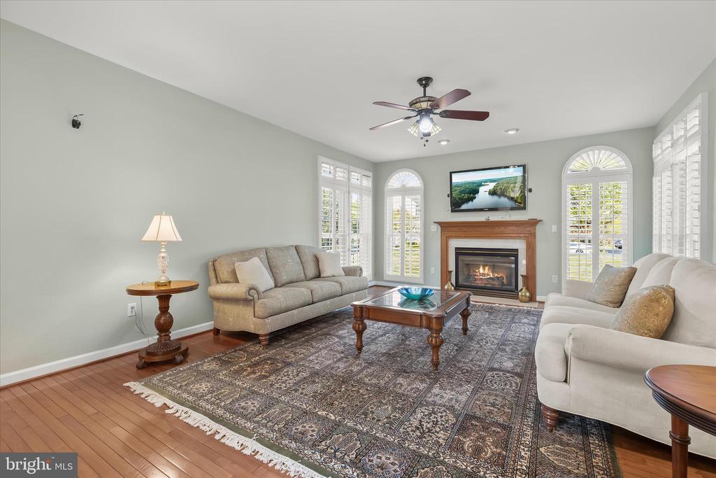 7184 COLLINGWOOD COURT