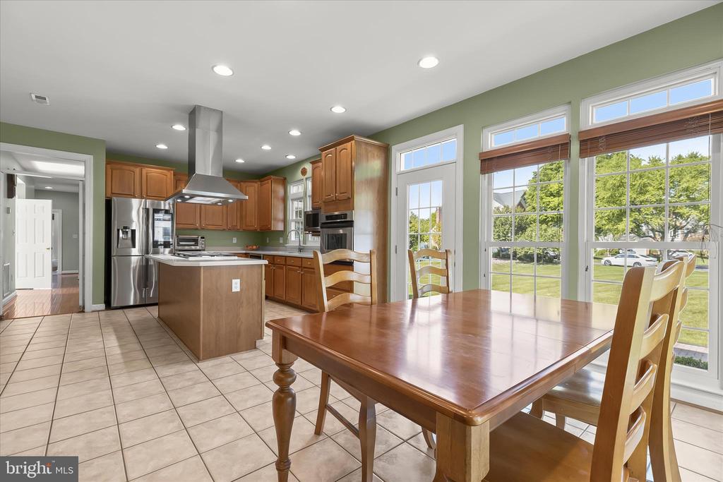 7184 COLLINGWOOD COURT