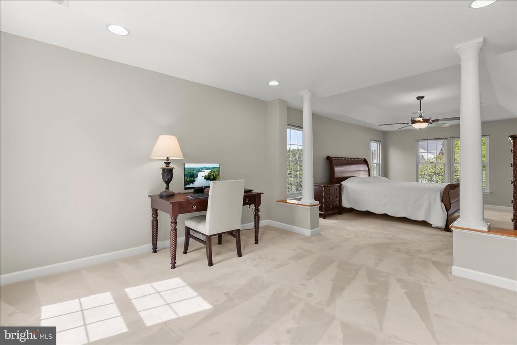 7184 COLLINGWOOD COURT