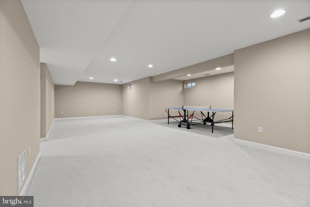 7184 COLLINGWOOD COURT