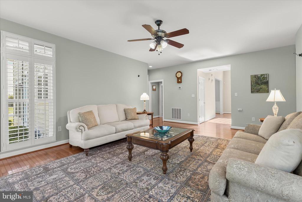 7184 COLLINGWOOD COURT