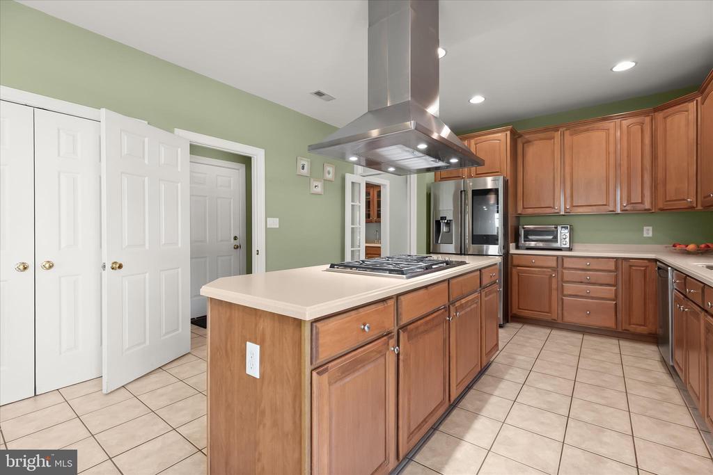 7184 COLLINGWOOD COURT