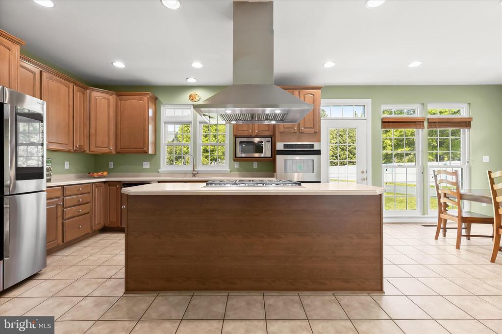 7184 COLLINGWOOD COURT