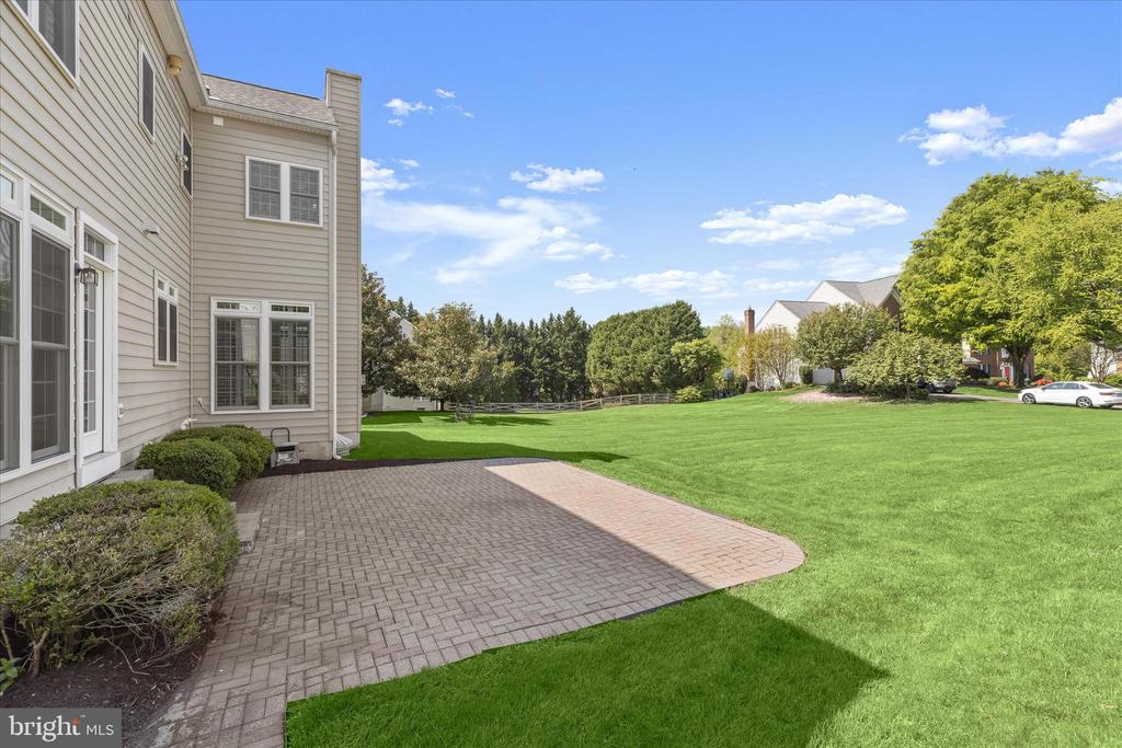 7184 COLLINGWOOD COURT