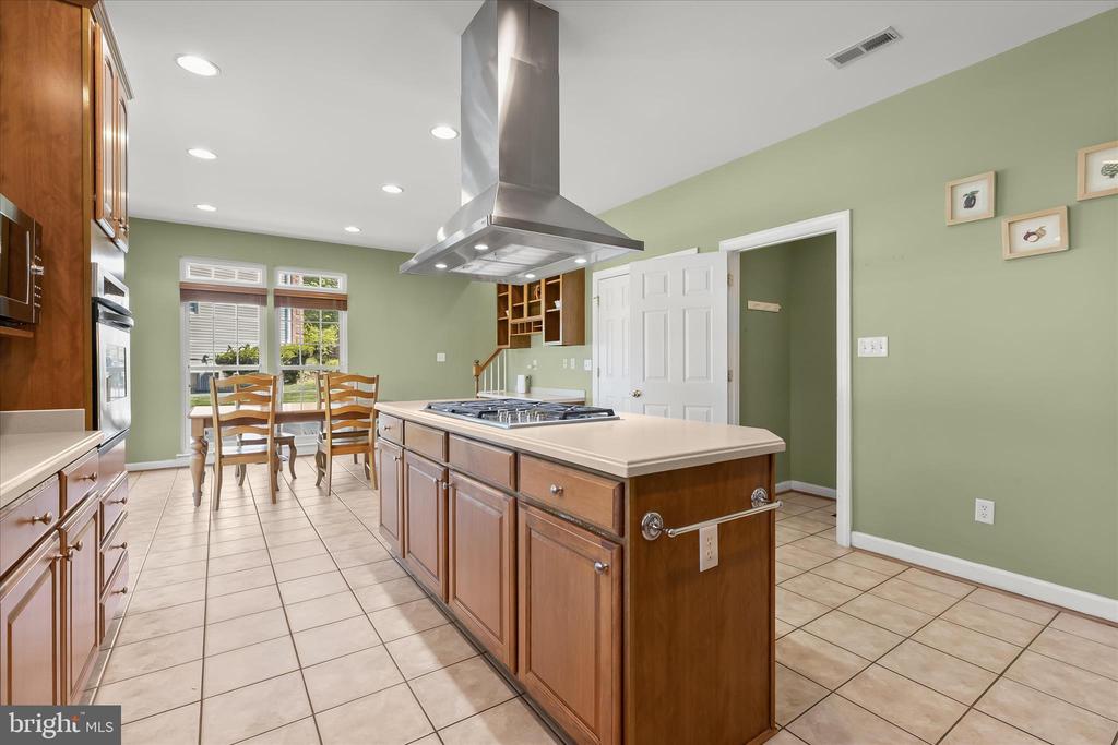 7184 COLLINGWOOD COURT