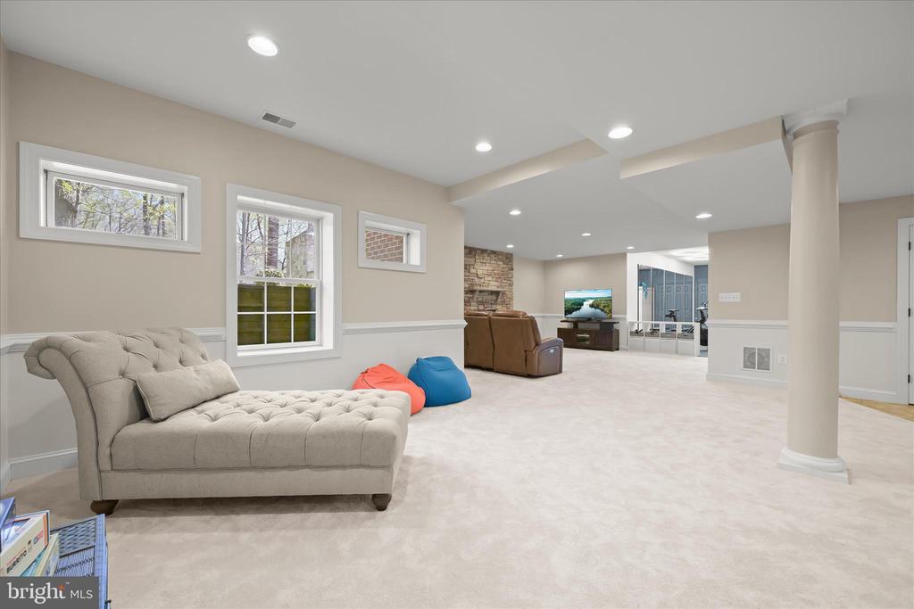 7016 MEANDERING STREAM WAY