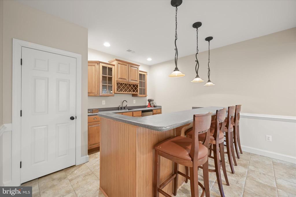 7016 MEANDERING STREAM WAY