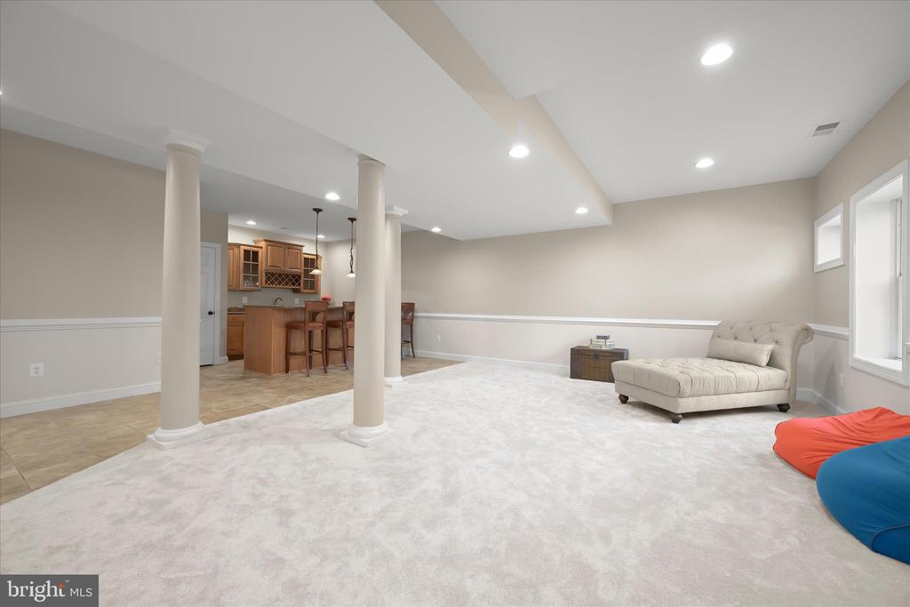 7016 MEANDERING STREAM WAY