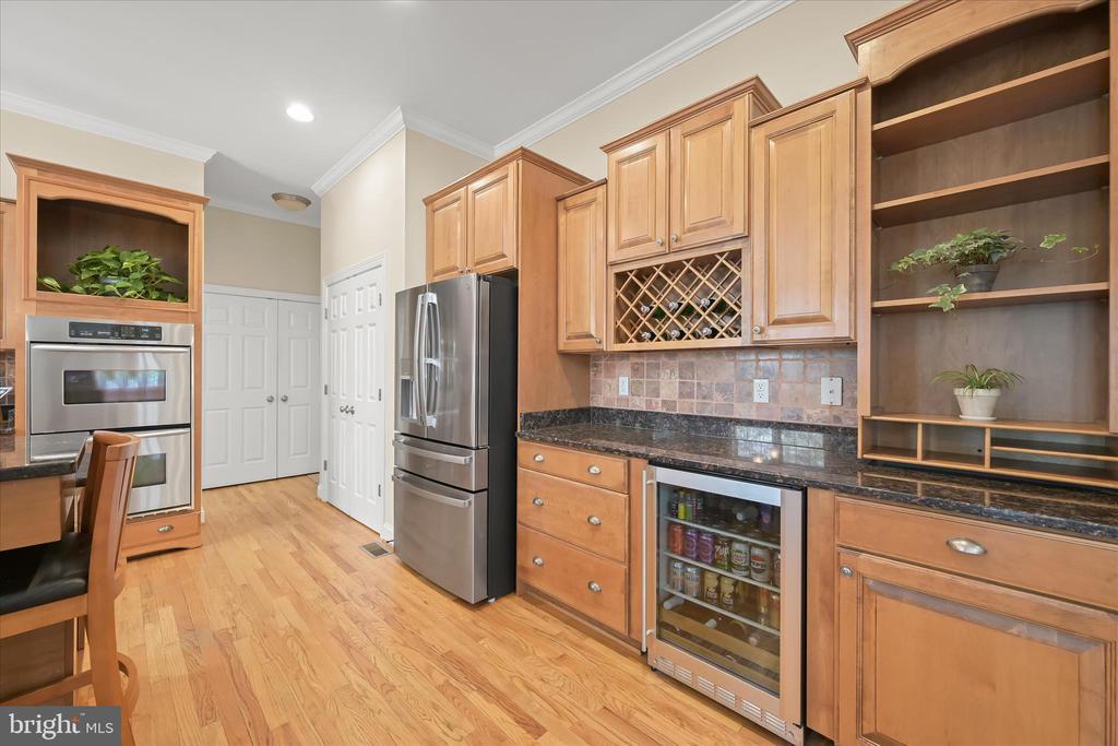 7016 MEANDERING STREAM WAY
