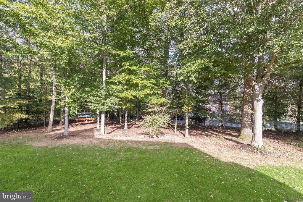 7016 MEANDERING STREAM WAY