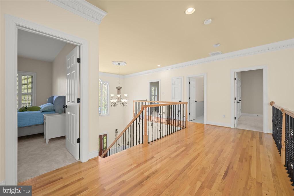 7016 MEANDERING STREAM WAY