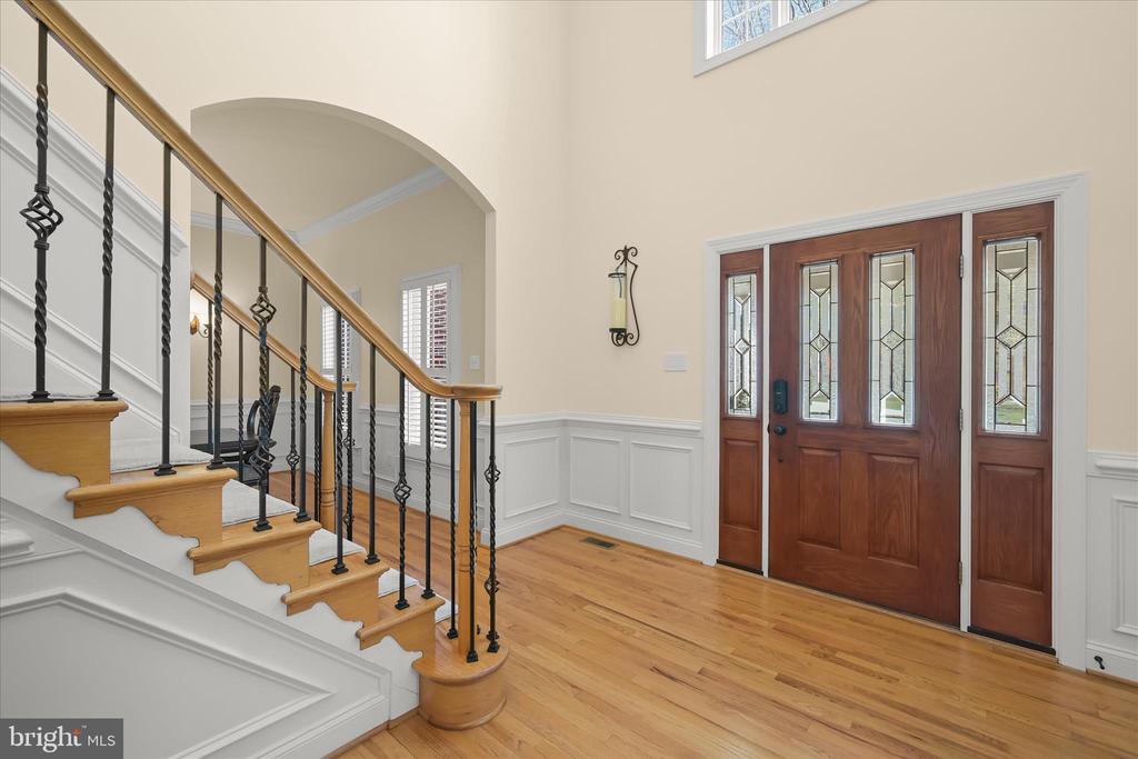 7016 MEANDERING STREAM WAY