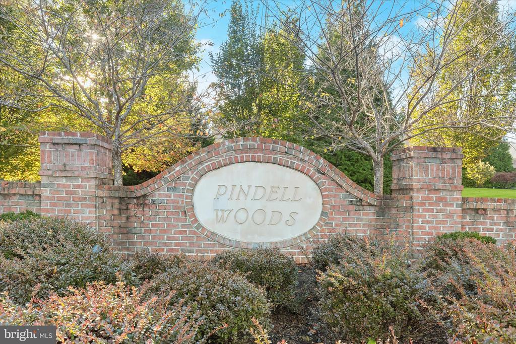 7016 MEANDERING STREAM WAY